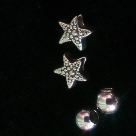 Glass beaded charm earrings . Interchangable beads 3/4 hoop. Stainless steel - Picture 6 of 8